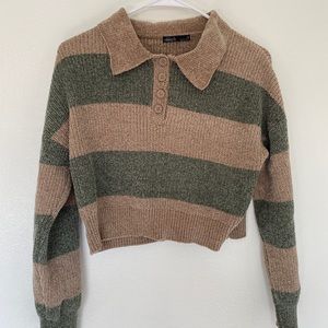 Cropped Striped Sweater With Buttons